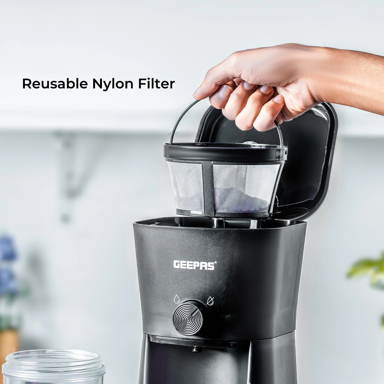 Black 700W Iced Coffee Maker with Cup, Straw, and Scoop - Image 4